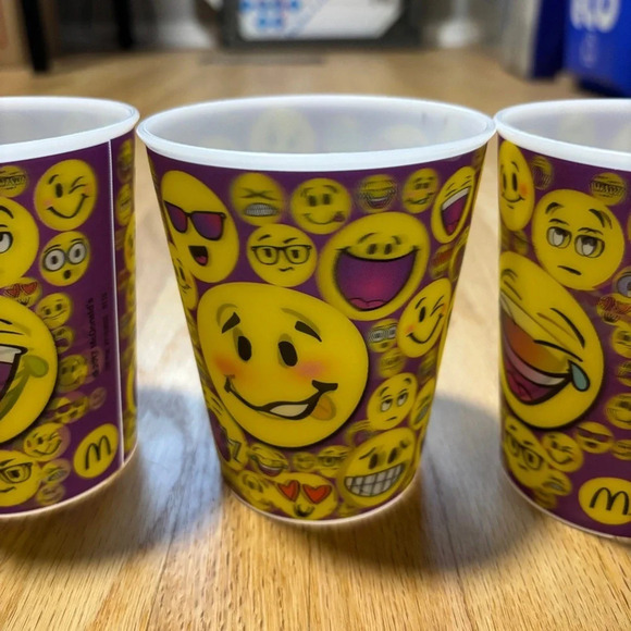 McDonalds |  3D Hologram Smiley Emoji Cups Happy Meal Toy 2017 Plastic 12 Oz - Picture 5 of 9